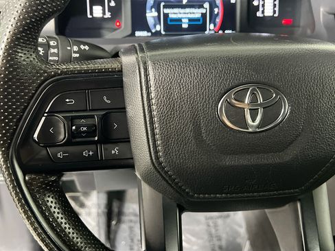 Used 2024 Toyota Tacoma SR5 AWD/4WD image 19