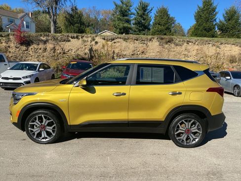 Used 2022 Kia Seltos SX w/ Sunroof Package image 6