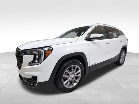 Certified 2024 GMC Terrain SLT image 8