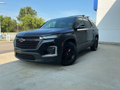 Used 2024 Chevrolet Traverse LT w/ Midnight/Sport Edition AWD/4WD image 5