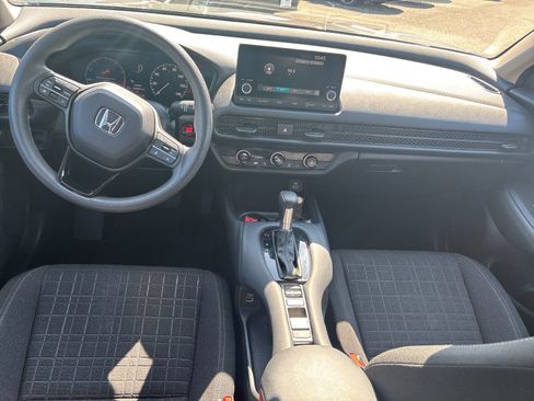 Used 2023 Honda HR-V LX image 14