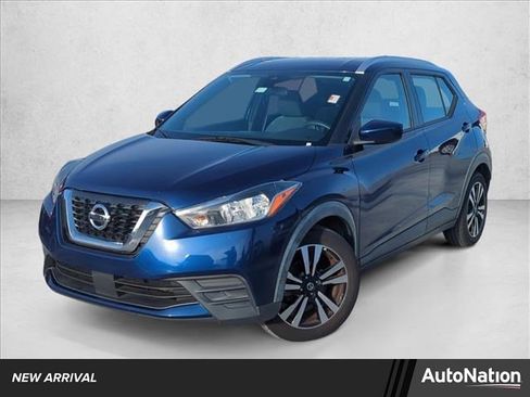 Used 2020 Nissan Kicks SV image 1
