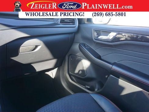 Used 2025 Ford Escape ST-Line image 30