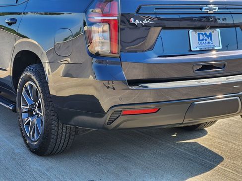 Used 2023 Chevrolet Tahoe Z71 w/ Luxury Package AWD/4WD image 15