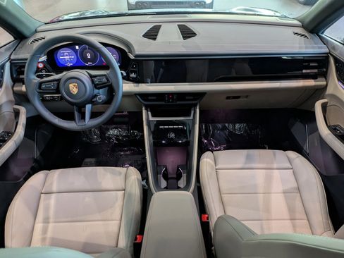 Certified 2025 Porsche Macan Electric RWD image 21