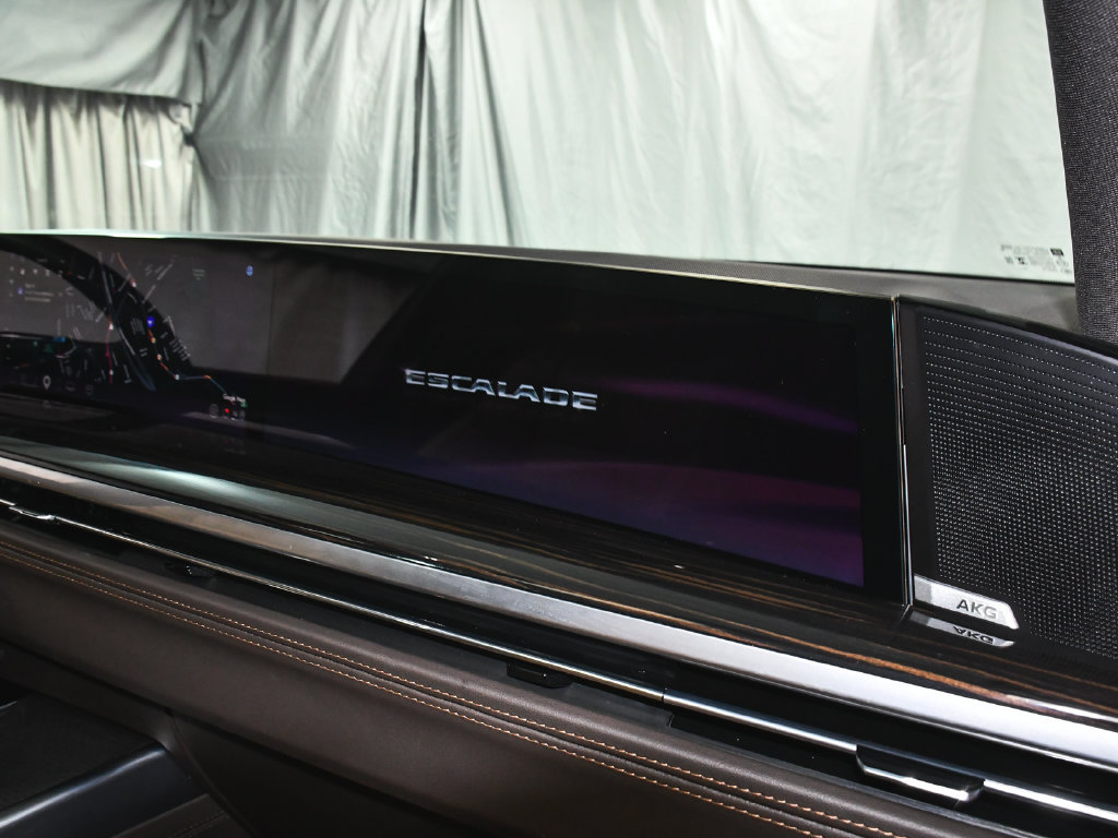 Used 2026 Cadillac Escalade ESV Luxury w/ LPO, Radiant Package AWD/4WD image 65
