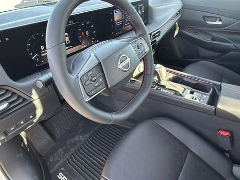 New 2026 Nissan Sentra SR w/ SR Premium Package FWD image 10
