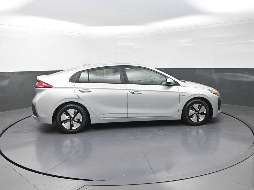 Used 2018 Hyundai Ioniq Blue FWD image 11