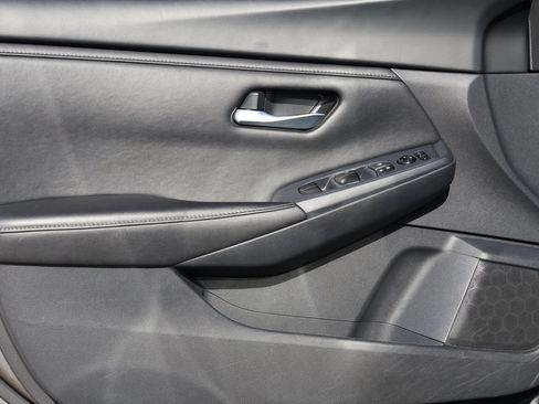 Used 2024 Nissan Sentra SV FWD image 23