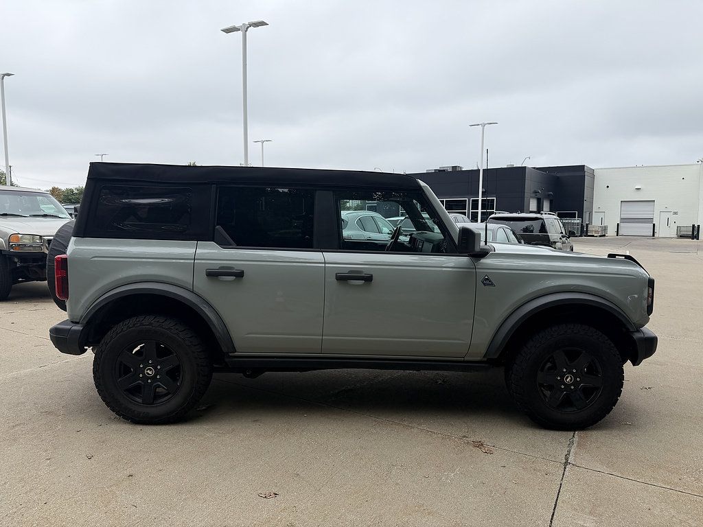 Used 2023 Ford Bronco Black Diamond AWD/4WD image 4