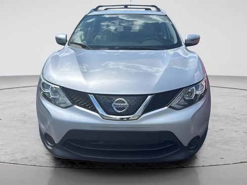Used 2018 Nissan Rogue Sport SV AWD/4WD image 2