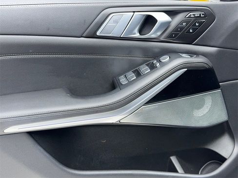 Used 2021 BMW X7 M50i w/ Executive Package image 40