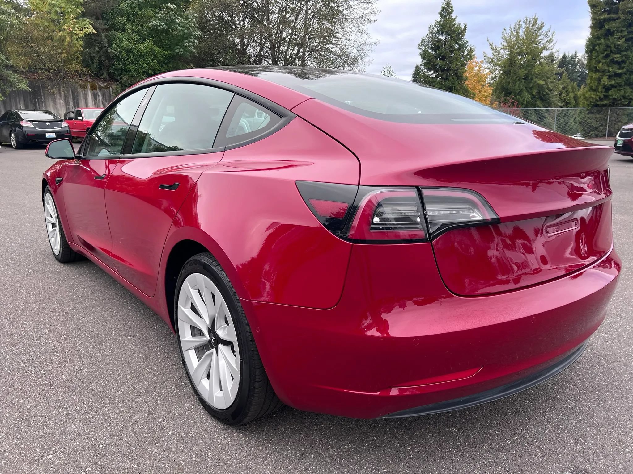 Used 2022 Tesla Model 3 Long Range AWD/4WD image 5
