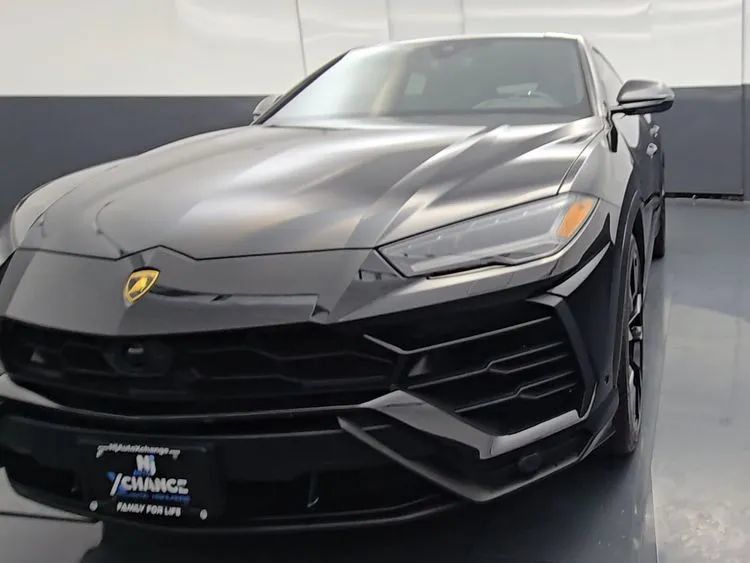 Used 2022 Lamborghini Urus AWD/4WD image 4