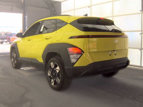 Used 2024 Hyundai Kona SEL AWD/4WD image 4