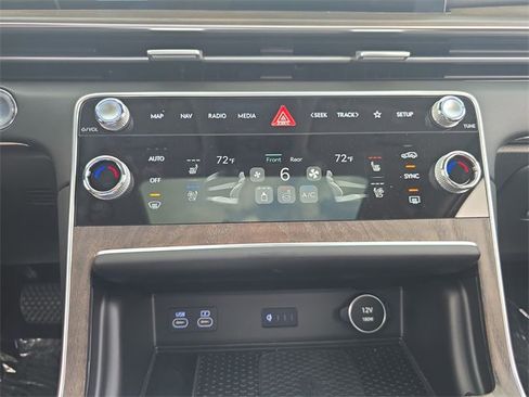 Used 2025 Genesis GV80 3.5T Advanced image 19