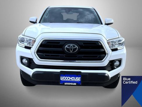 Used 2019 Toyota Tacoma SR5 AWD/4WD image 2