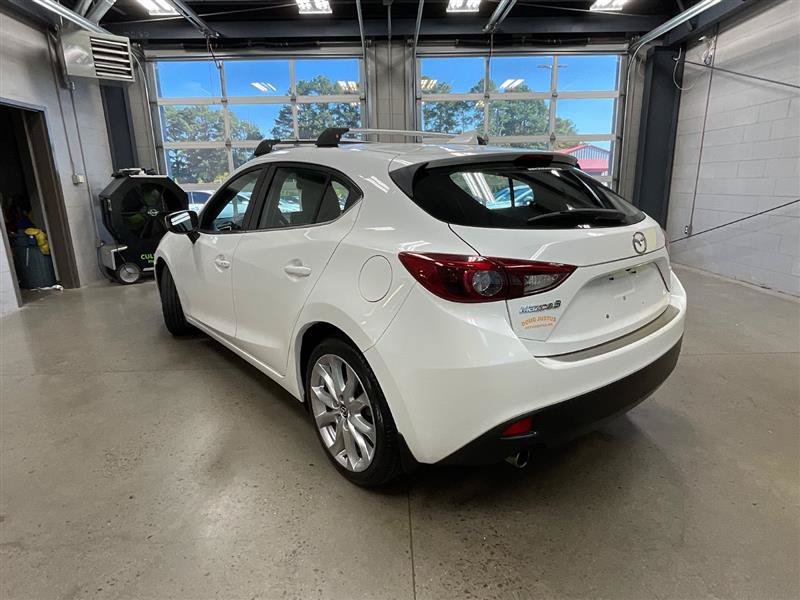 Used 2016 MAZDA MAZDA3 s Grand Touring w/ Technology Package FWD image 3