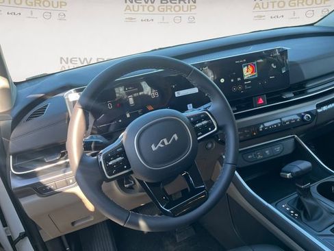 New 2026 Kia Carnival FWD image 12