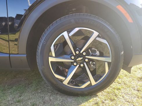 New 2026 Chevrolet Equinox EV LT image 6