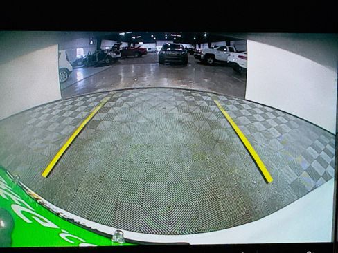 Used 2023 Volvo XC90 B5 Core image 18