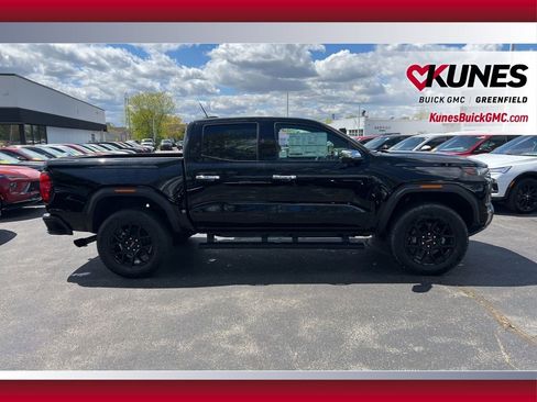 New 2026 GMC Canyon Denali w/ LPO, Denali Black Edition AWD/4WD image 2
