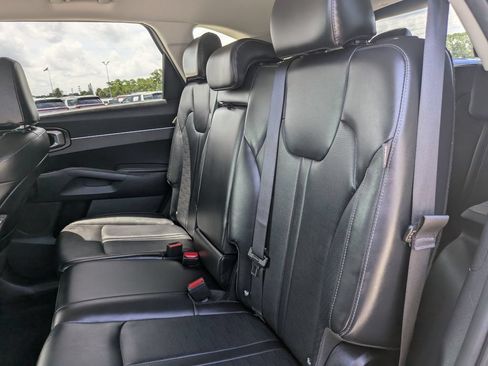 Certified 2024 Kia Sorento S FWD image 17
