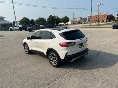 Used 2020 Ford Escape Titanium AWD/4WD image 4