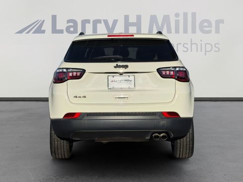 Used 2021 Jeep Compass Latitude w/ Sun and Sound Group image 5