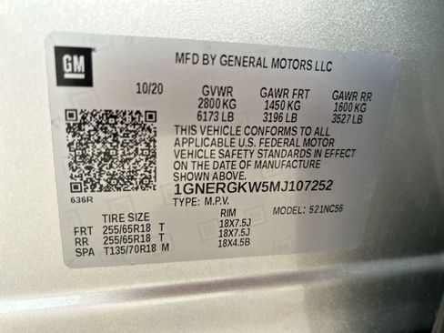 Used 2021 Chevrolet Traverse LT FWD image 2