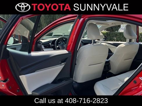 Used 2025 Toyota Camry XLE w/ Premium Plus Package image 5