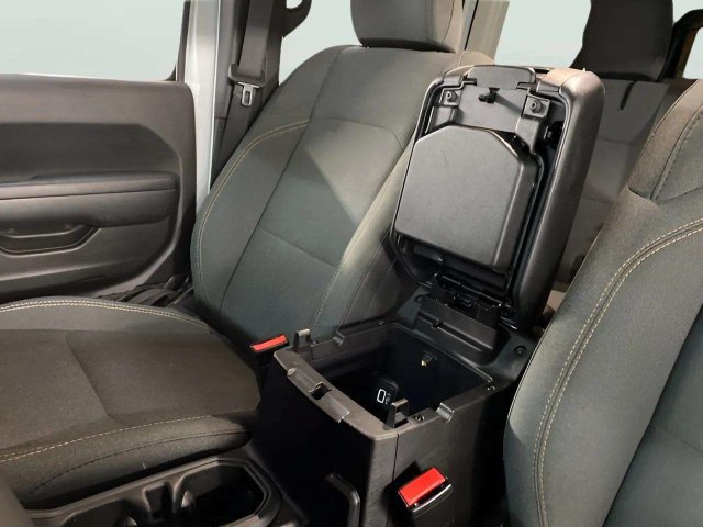 Used 2024 Jeep Wrangler Unlimited w/ Convenience Group AWD/4WD image 85