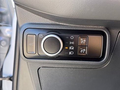Used 2025 Ford Explorer Active RWD image 26