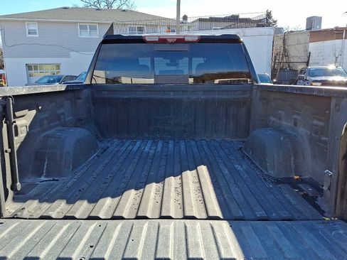 Used 2022 Chevrolet Silverado 1500 High Country w/ Technology Package image 27