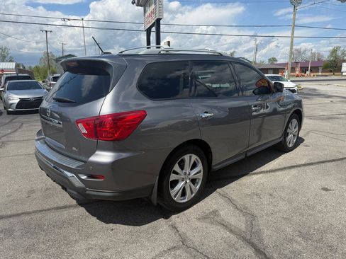 Used 2018 Nissan Pathfinder SL w/ SL Premium Package FWD image 6
