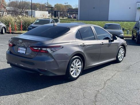 Used 2021 Toyota Camry LE image 7
