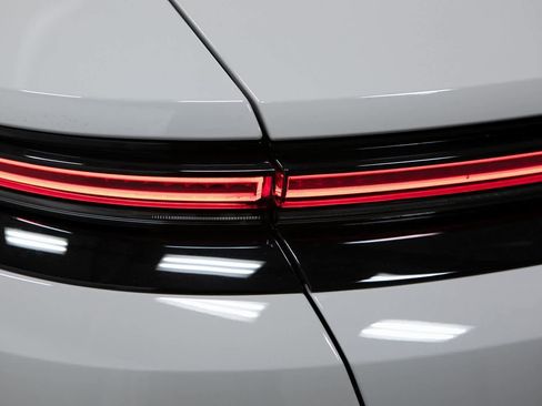 New 2026 Porsche Panamera 4S image 35