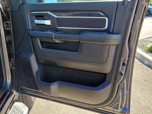 Used 2024 RAM 2500 Big Horn image 27