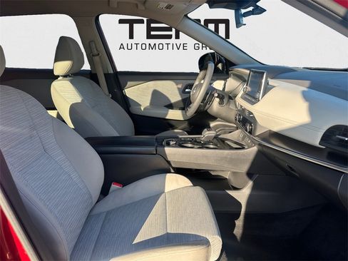 Used 2023 Nissan Rogue SV image 24