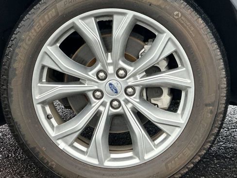 Used 2023 Ford Explorer Limited image 26