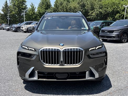Used 2026 BMW X7 xDrive40i AWD/4WD image 2