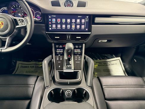 Certified 2023 Porsche Cayenne Platinum Edition AWD/4WD image 18