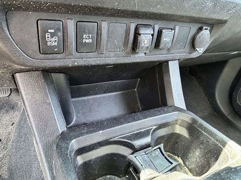 Used 2022 Toyota Tacoma SR5 w/ Technology Package image 19