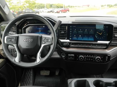 Used 2024 Chevrolet Silverado 1500 RST AWD/4WD image 30