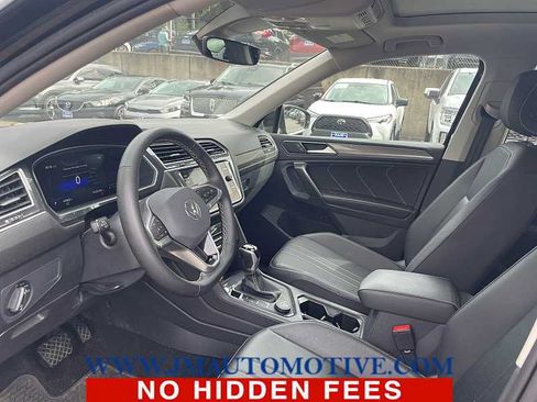 Used 2023 Volkswagen Tiguan SE w/ Panoramic Sunroof Package AWD/4WD image 2