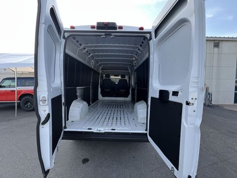Used 2023 RAM ProMaster 2500 FWD image 32