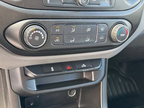 Used 2020 Chevrolet Colorado W/T w/ WT Convenience Package image 29