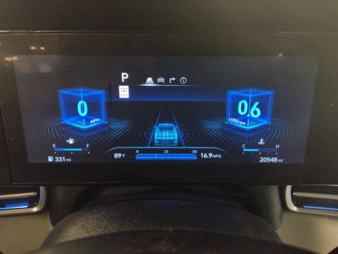 Used 2025 Hyundai Elantra Limited FWD image 23