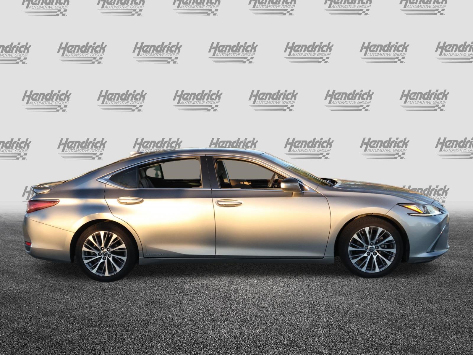 Used 2020 Lexus ES 300h w/ Premium Package FWD image 10