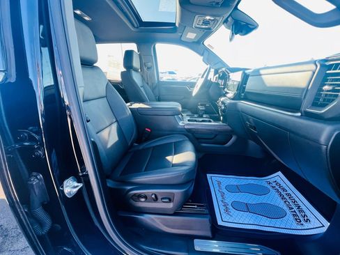 Used 2025 GMC Sierra 1500 SLT w/ SLT Premium Plus Package image 40